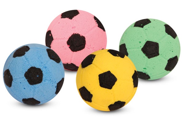 Игрушка мяч футбольный для кошек одноцветный Triol 4см