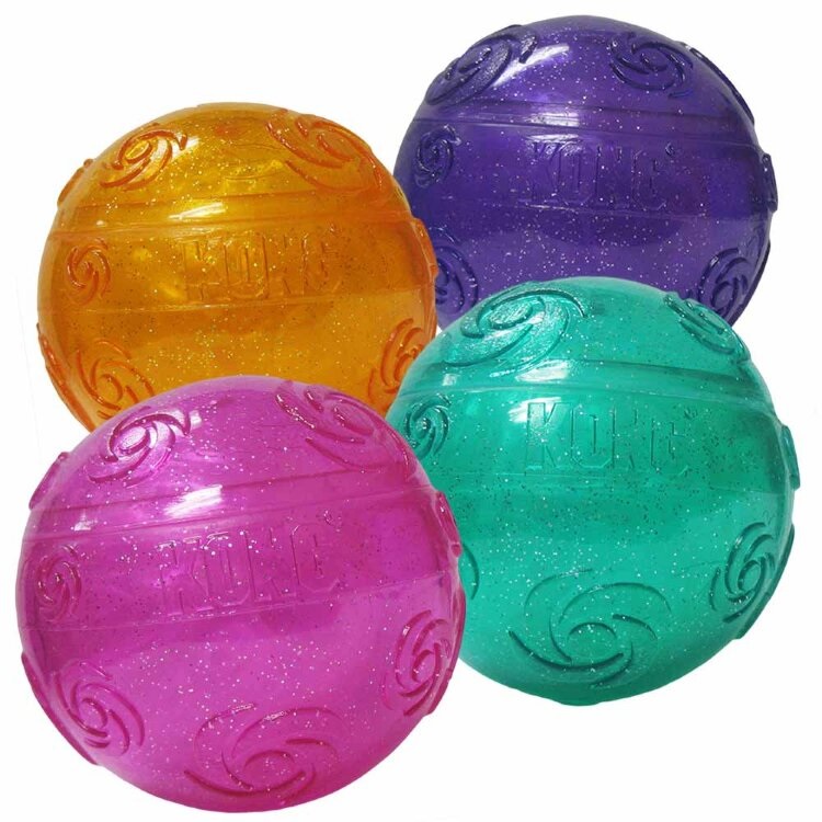 Игрушка мяч хрустящий для собак Kong squeezz crackle большой 7см