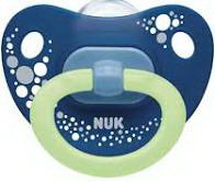 Nuk Happy Nights соска-пустышка ортодонтическая силиконовая 18-36 мес с эффектом свечения в темноте синяя