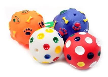 Набор игрушек мячи лапки и луна для собак Triol 7.5см/6см